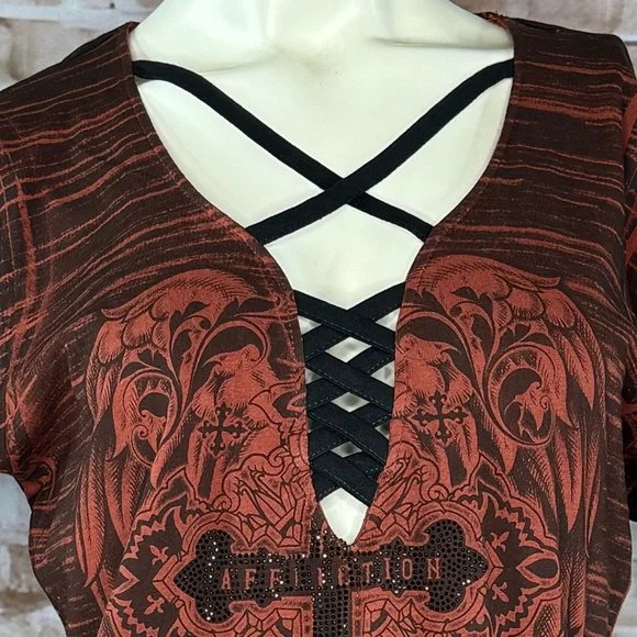 Affliction Women’s Graphic Short Sleeve Criss Cross V-Neck T-Shirt-Size: L -NWT - Picture 3 of 10